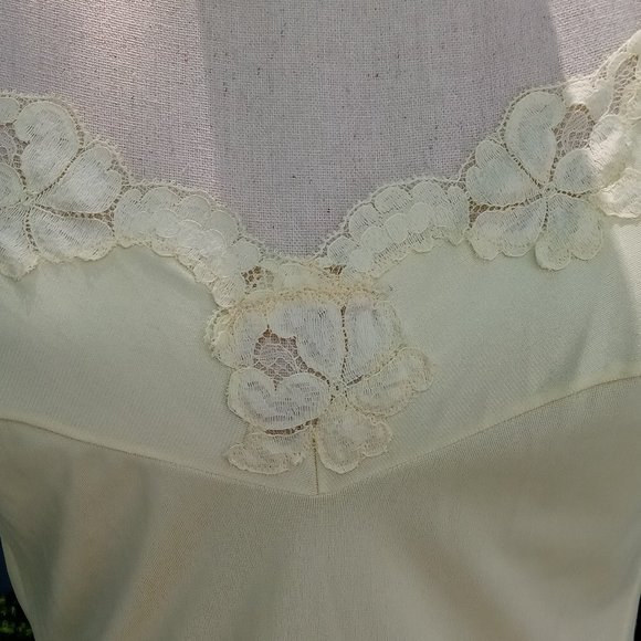 Vintage Slip Lingerie by Formfit Rogers - Picture 3 of 10